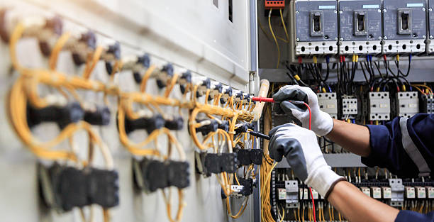 Professional Electrician technician working in Oak Grove, LA